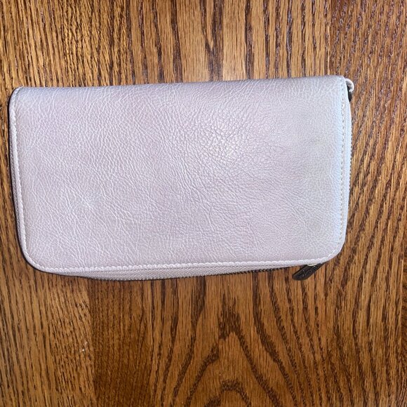 Thirty One All About the Benjamins Wallet - Picture 2 of 3